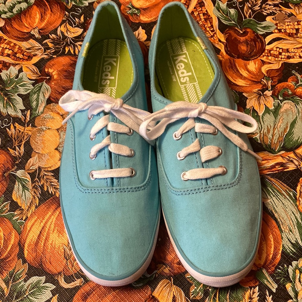 Keds tennis shoes size 8.5